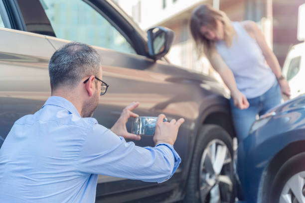 Professional Full Coverage Car Insurance technician working in Iyanbito, NM